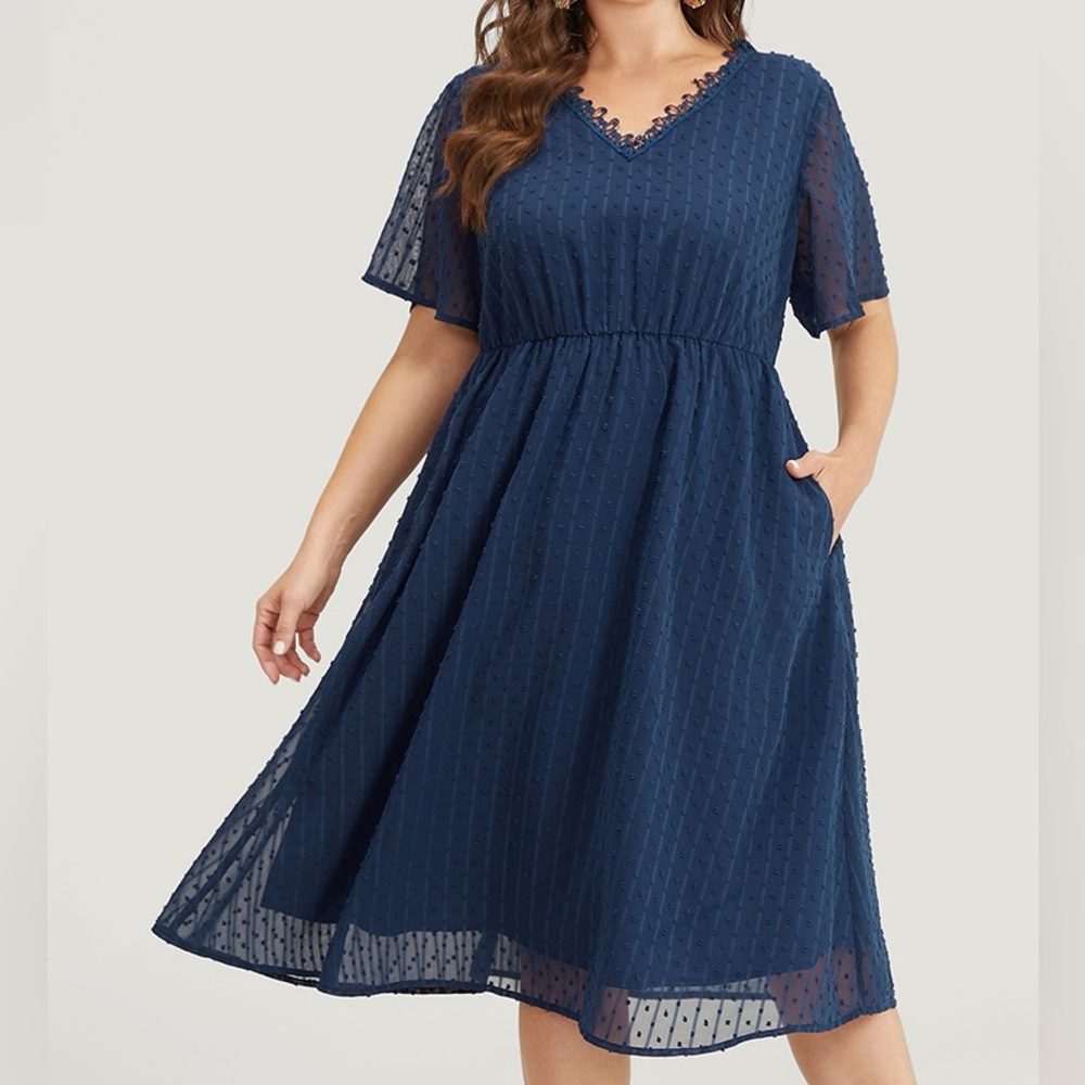 BloomChic Elegant Navy Blue V Neck Dot Dress Size Large
